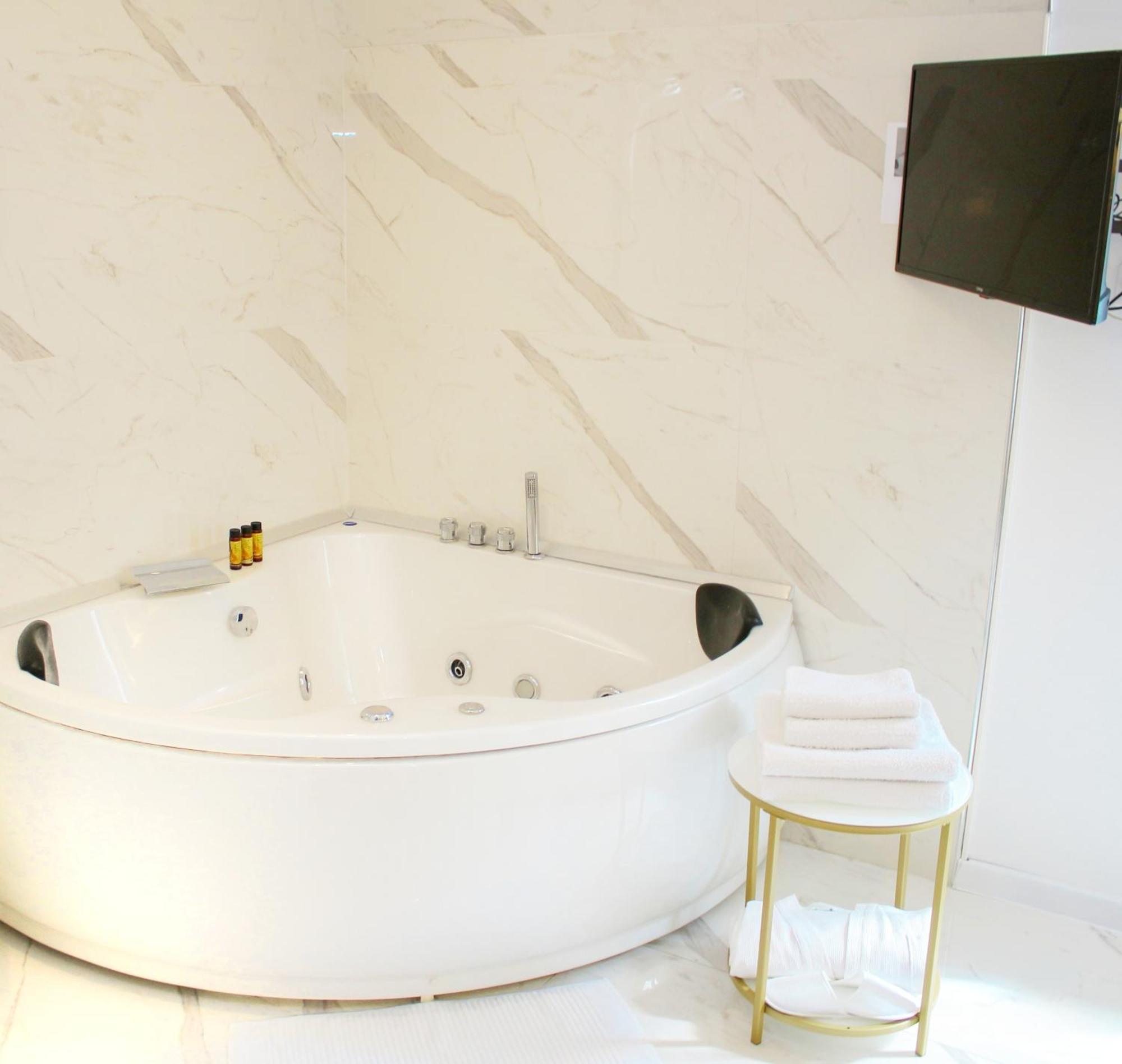 Lumiere Luxe Suites Belgrado Buitenkant foto